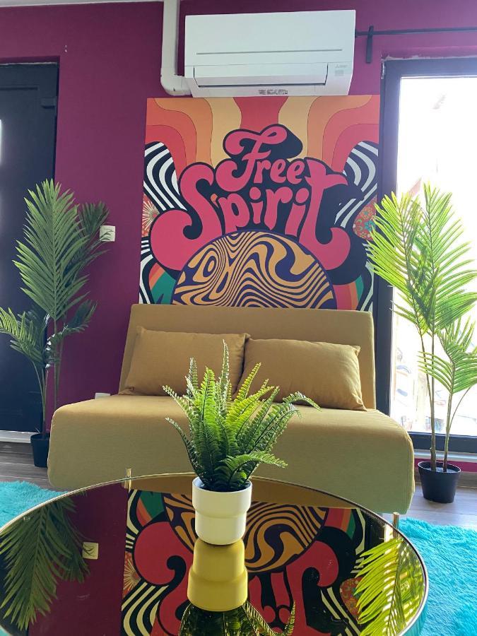 Capsule Groovy-Jacuzzi-Sauna-Billard-Netflix- Nintendo Switch & Jeux Mons Exteriér fotografie