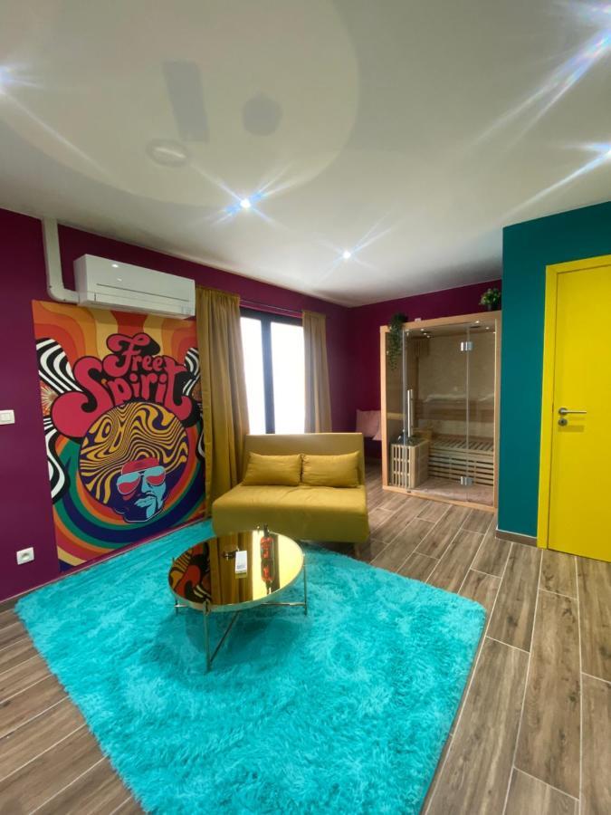Capsule Groovy-Jacuzzi-Sauna-Billard-Netflix- Nintendo Switch & Jeux Mons Exteriér fotografie