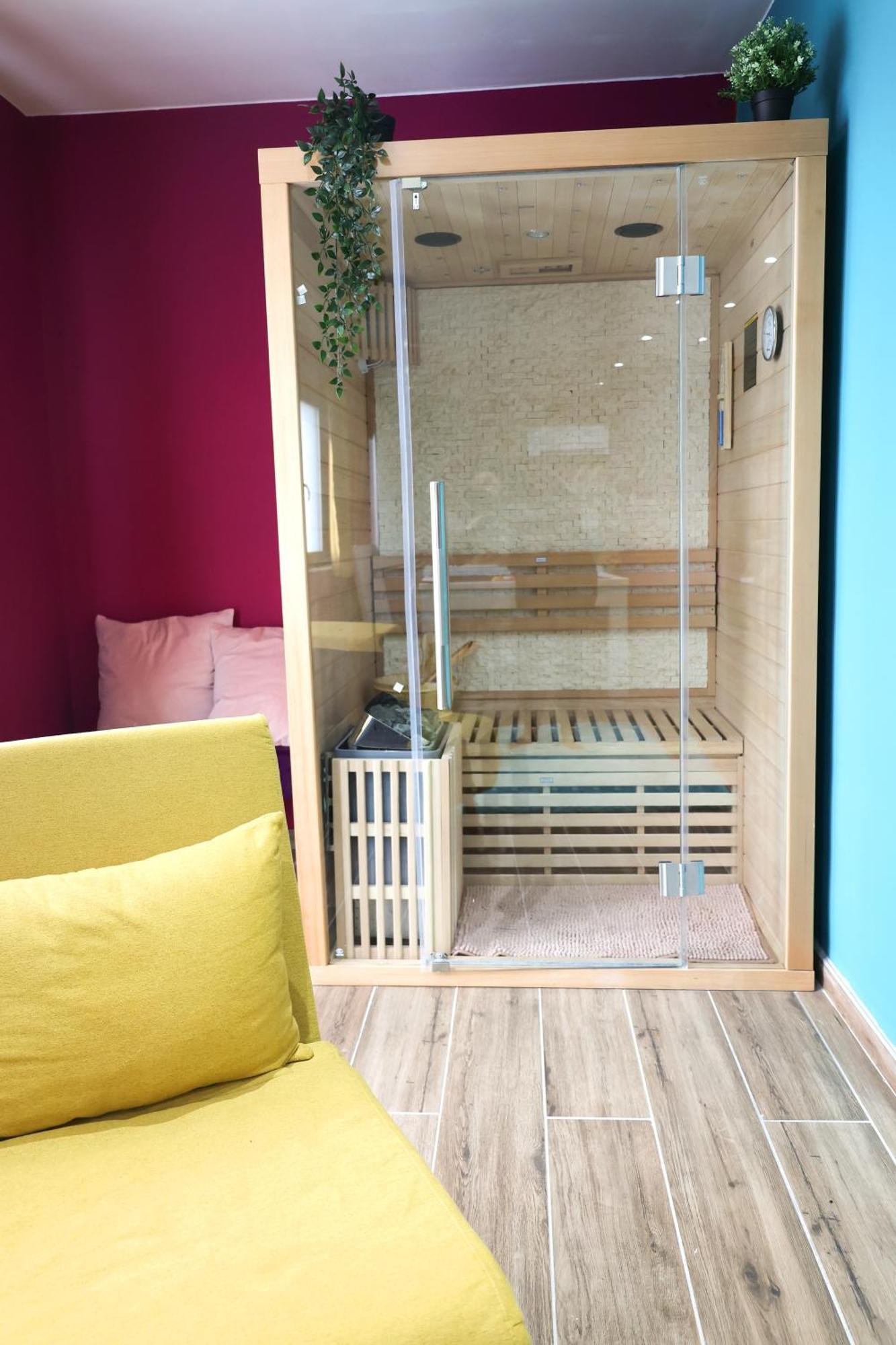Capsule Groovy-Jacuzzi-Sauna-Billard-Netflix- Nintendo Switch & Jeux Mons Exteriér fotografie